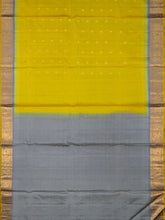Weaves Gadwal Pattu With Contrast Border With Temple Border With Butta