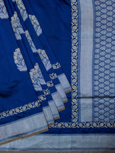 Weaves Banarasi Jaal With Edgeing