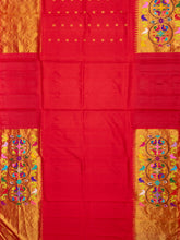 Weaves Paithani Saree With Contrast Border