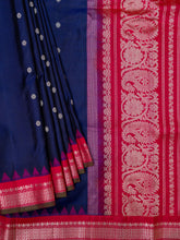 Weaves Gadwal Pattu With Contrast Border With Temple Border With Butta
