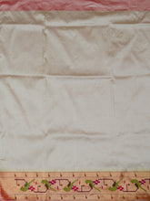 Weaves Paithani Saree With Contrast Border