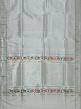 Weaves Paithani Saree With Contrast Border