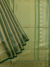 Kanjeevaram Kanchi Pattu Matte Finish Meenakari Contrast Border Cream Matte Bottle Green Base