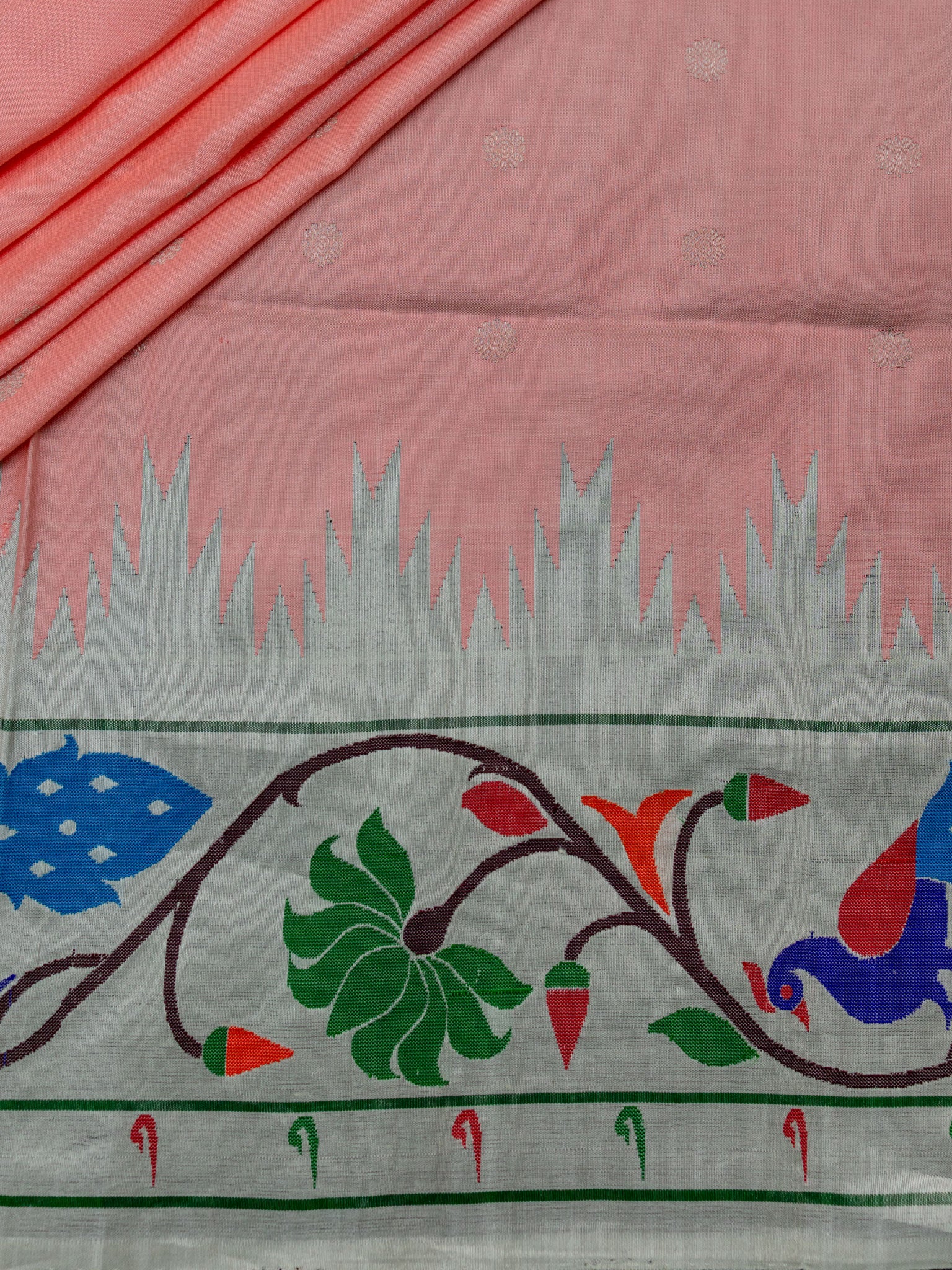Weaves Paithani Saree With Contrast Border