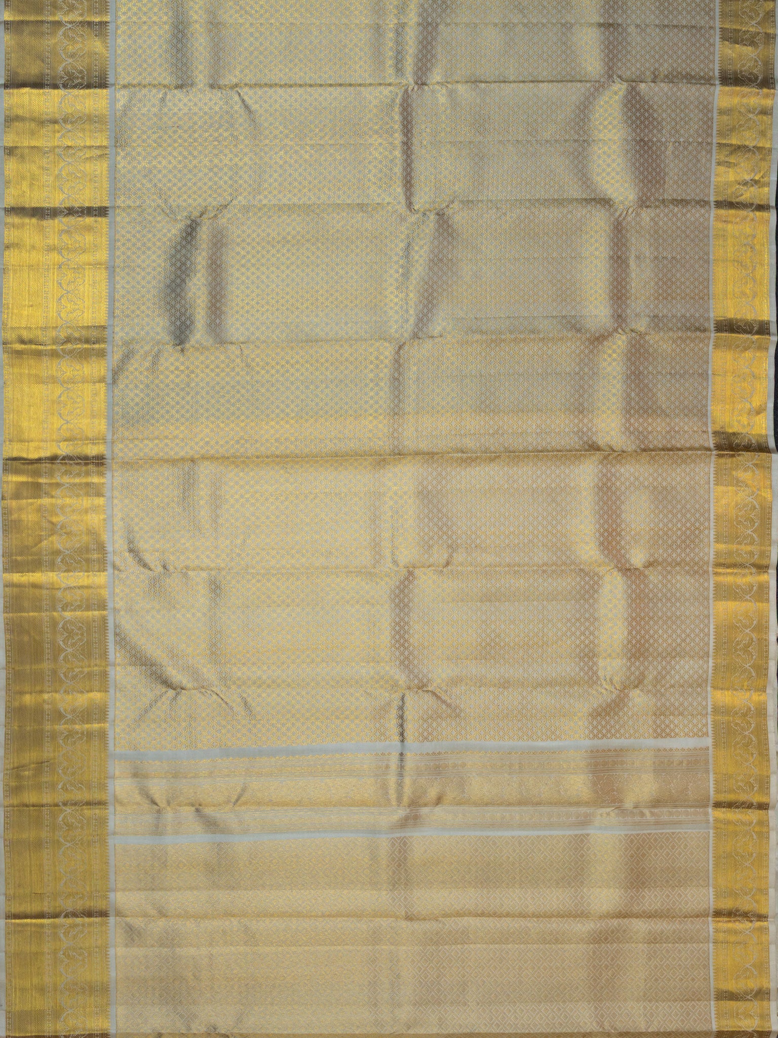 Kanjeevaram Kanchi Pattu All Over Small Flower Gold Zari (Talambralu) White