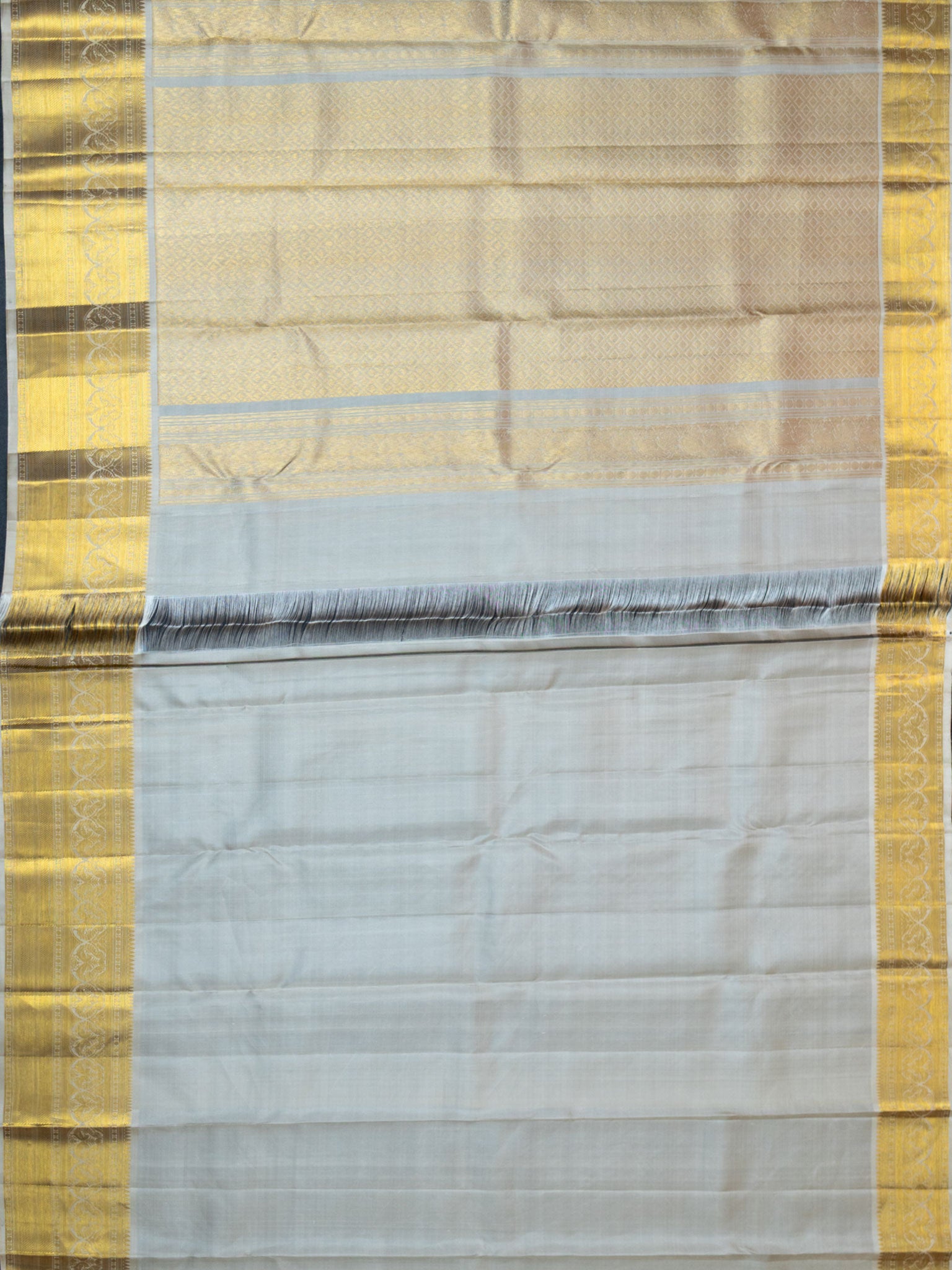 Kanjeevaram Kanchi Pattu All Over Small Flower Gold Zari (Talambralu) White