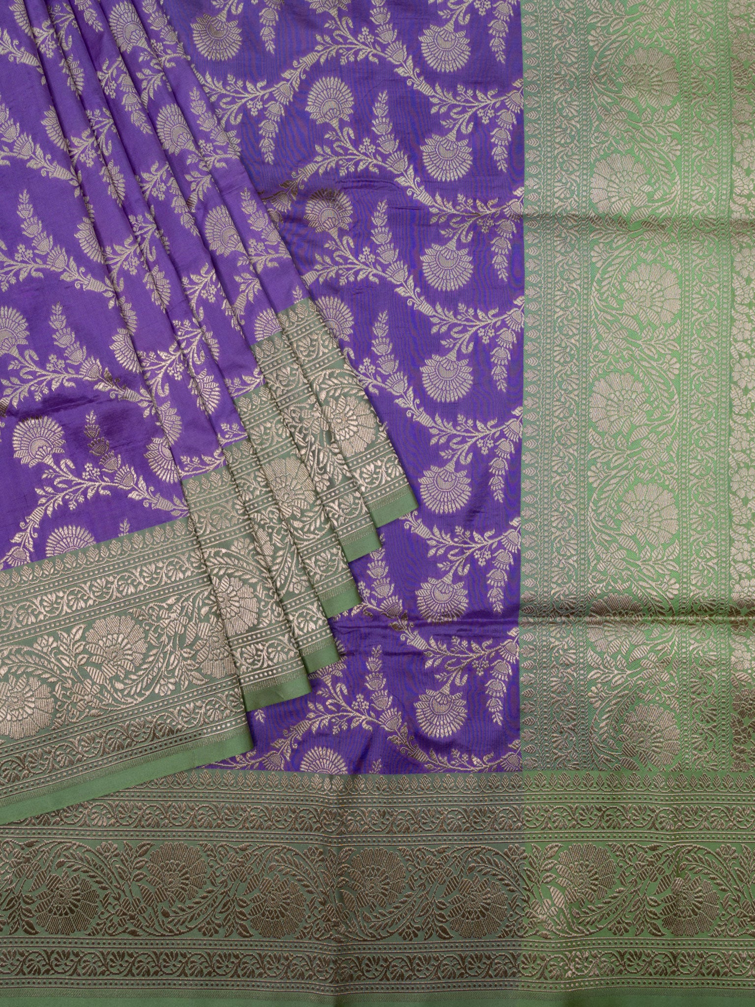 Weaves Banarasi Butta