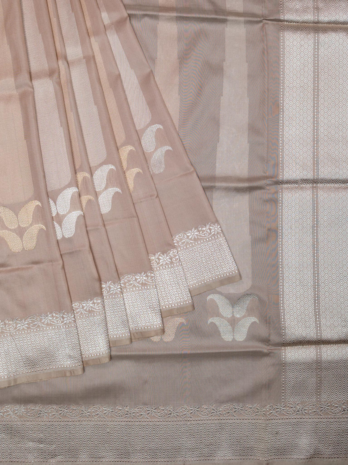 Weaves Banarasi Banarasi Butta Beige