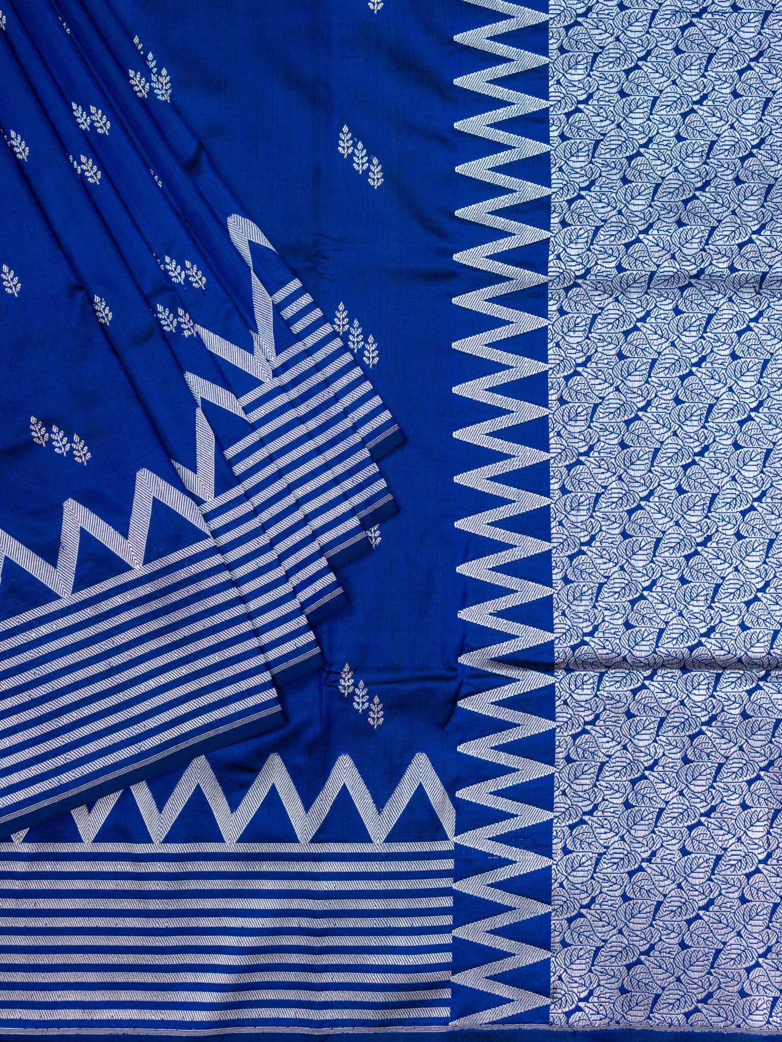 Weaves Banarasi Butta