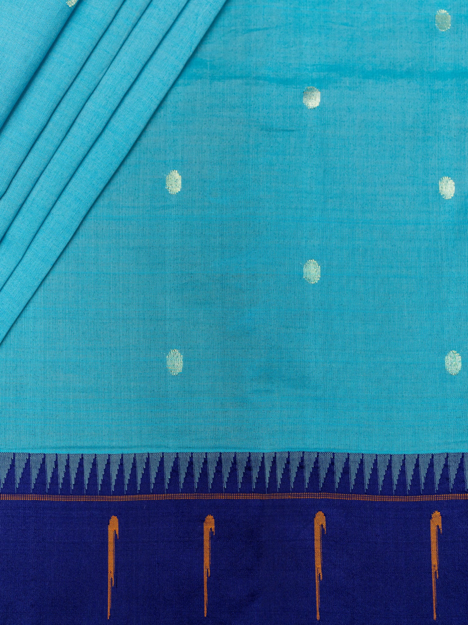 Weaves Paithani Saree With Contrast Border With Muniya Border