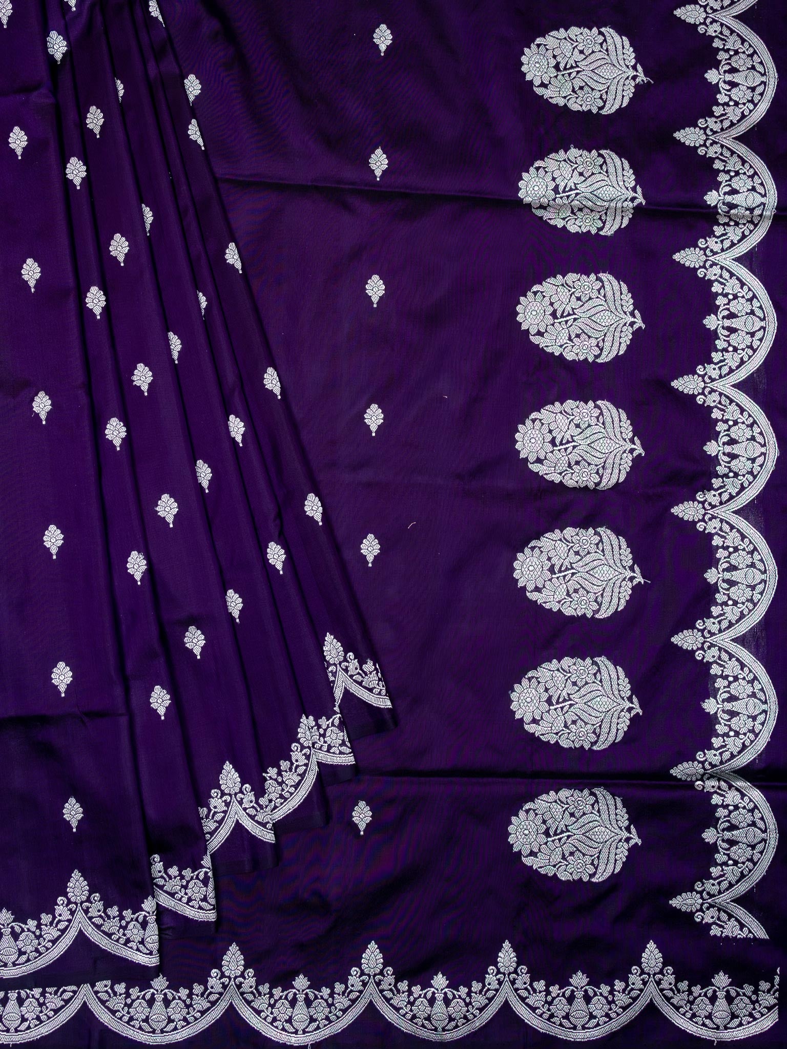 Weaves Banarasi Butta
