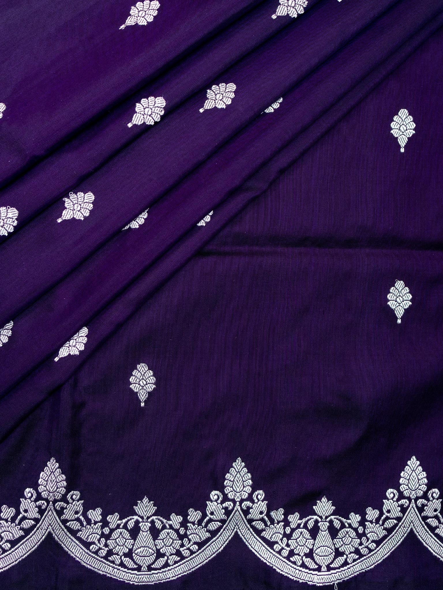 Weaves Banarasi Butta