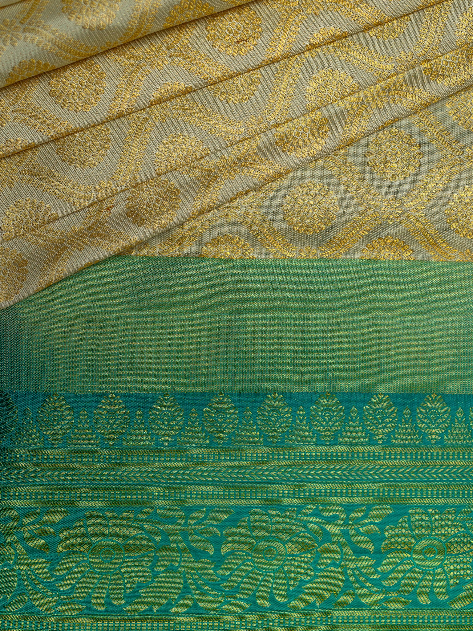 Kanjeevaram Kanchi Pattu All Over Butta Zari With Contrast Border (Talambralu) With Temple Border Green