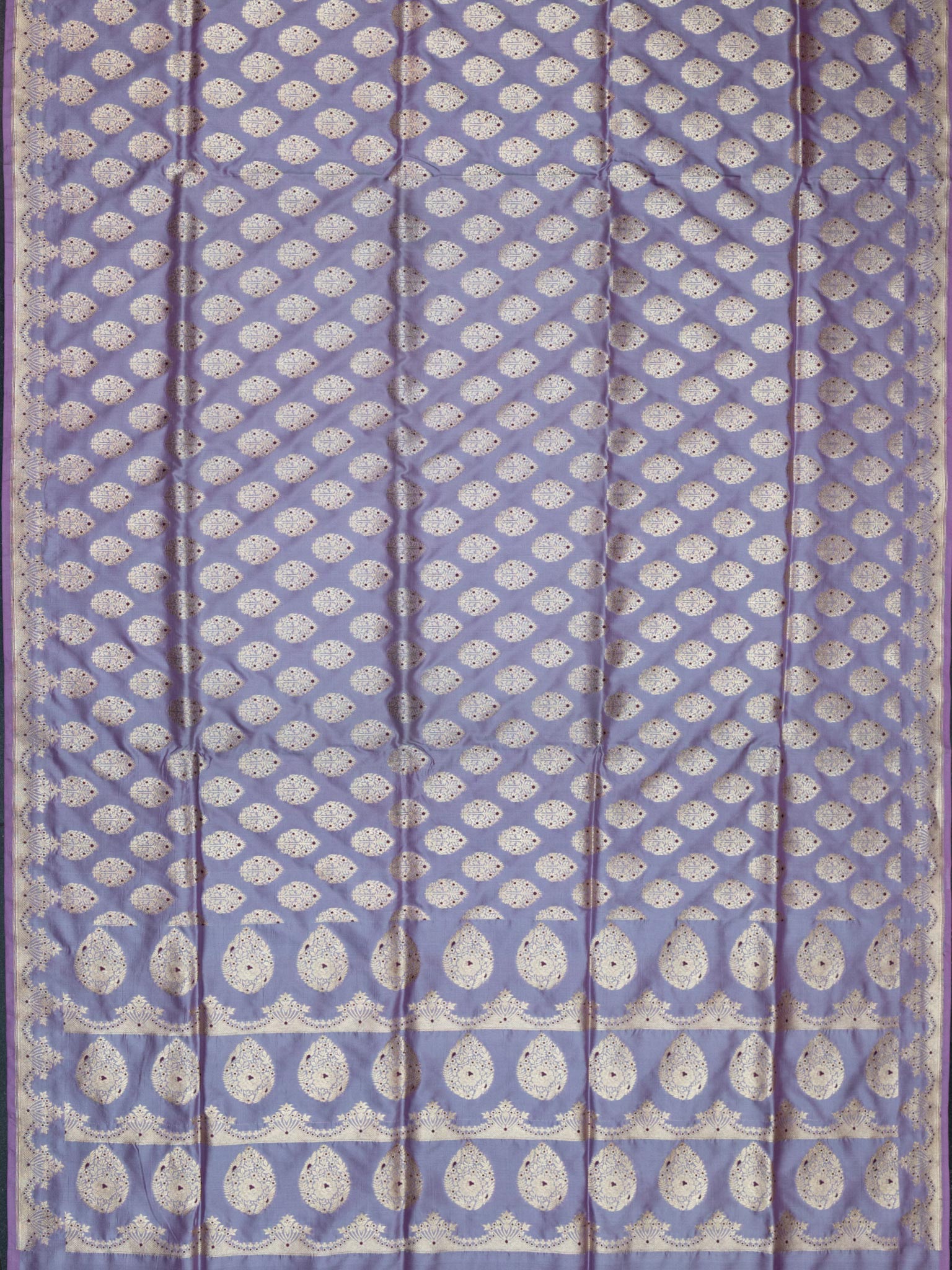 Weaves Banarasi Banarasi Butta With Edgeing Lilac