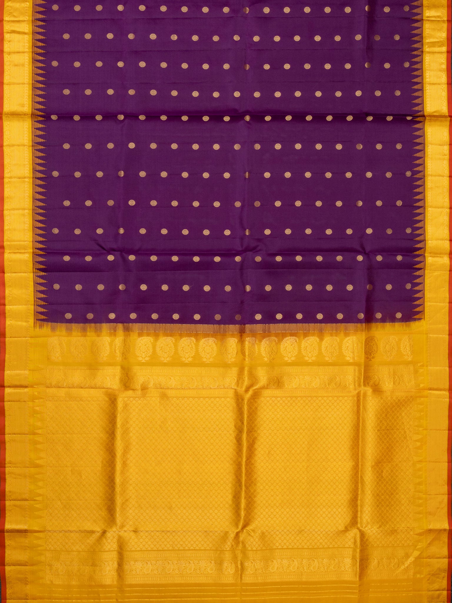 Weaves Gadwal Pattu With Contrast Border With Temple Border With Butta