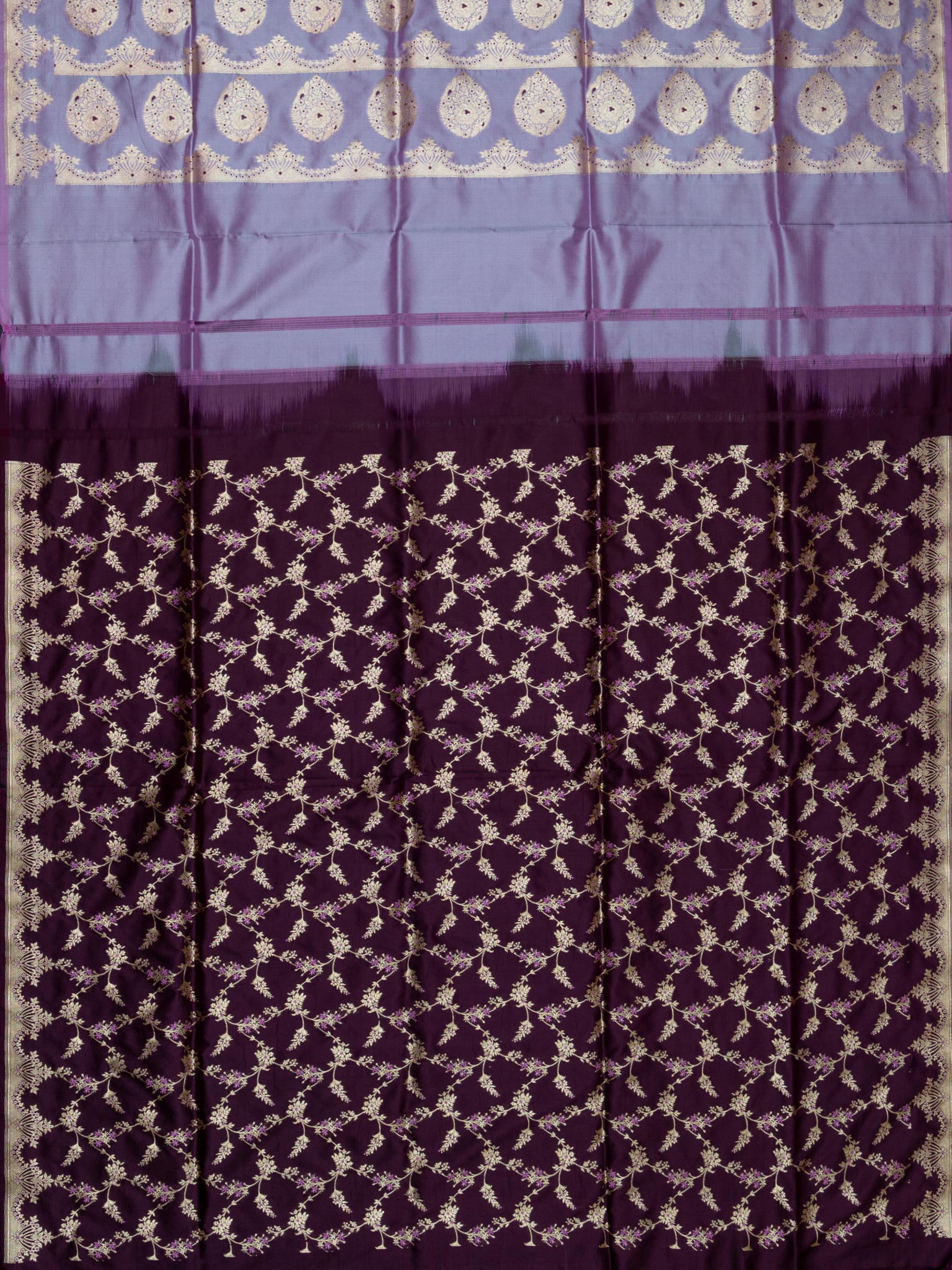 Weaves Banarasi Banarasi Butta With Edgeing Lilac