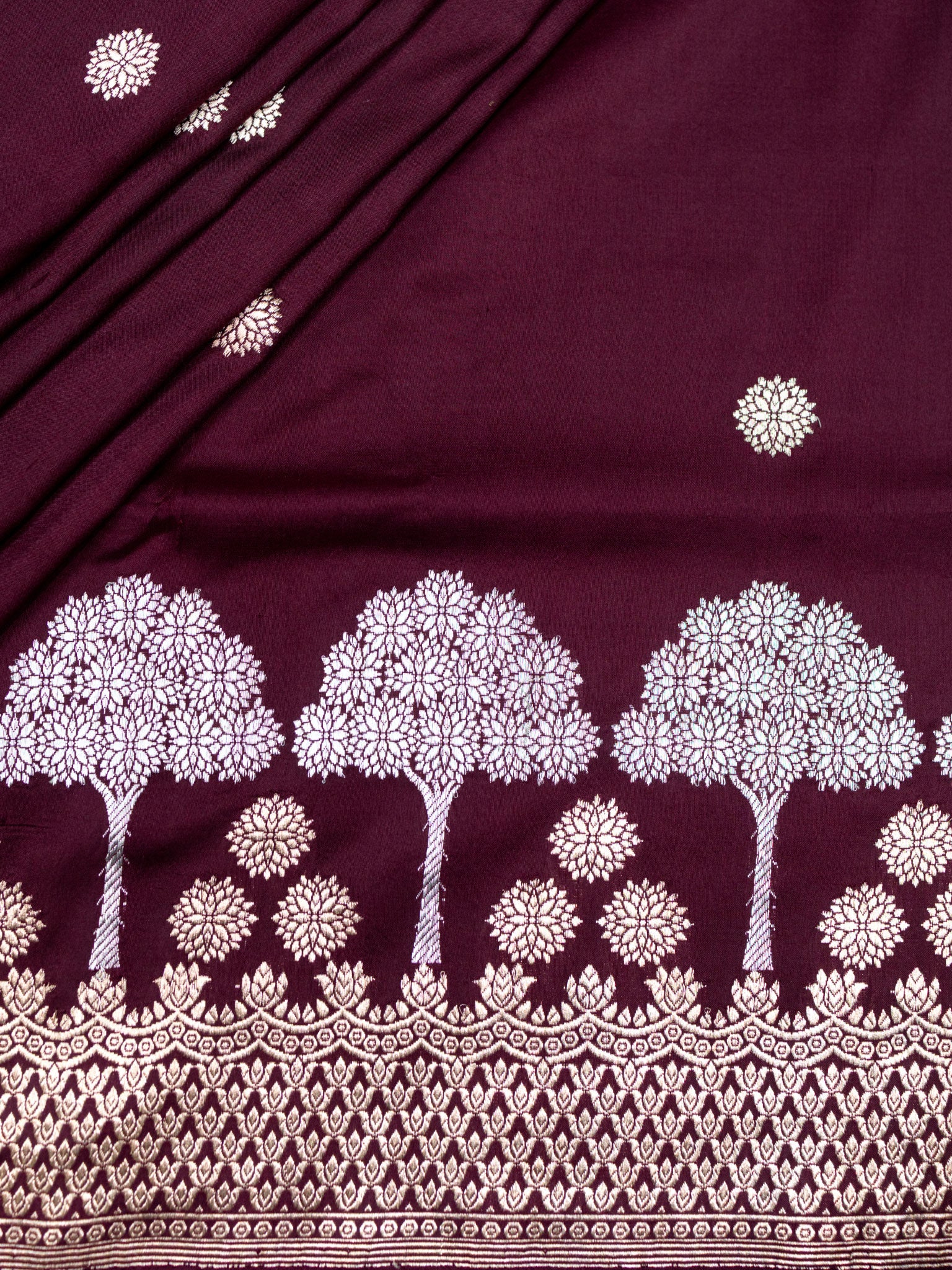 Weaves Banarasi Butta