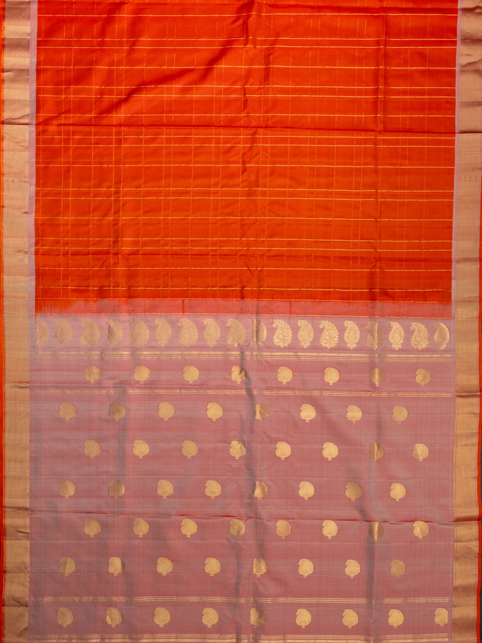 Weaves Gadwal Pattu With Contrast Border With Checks