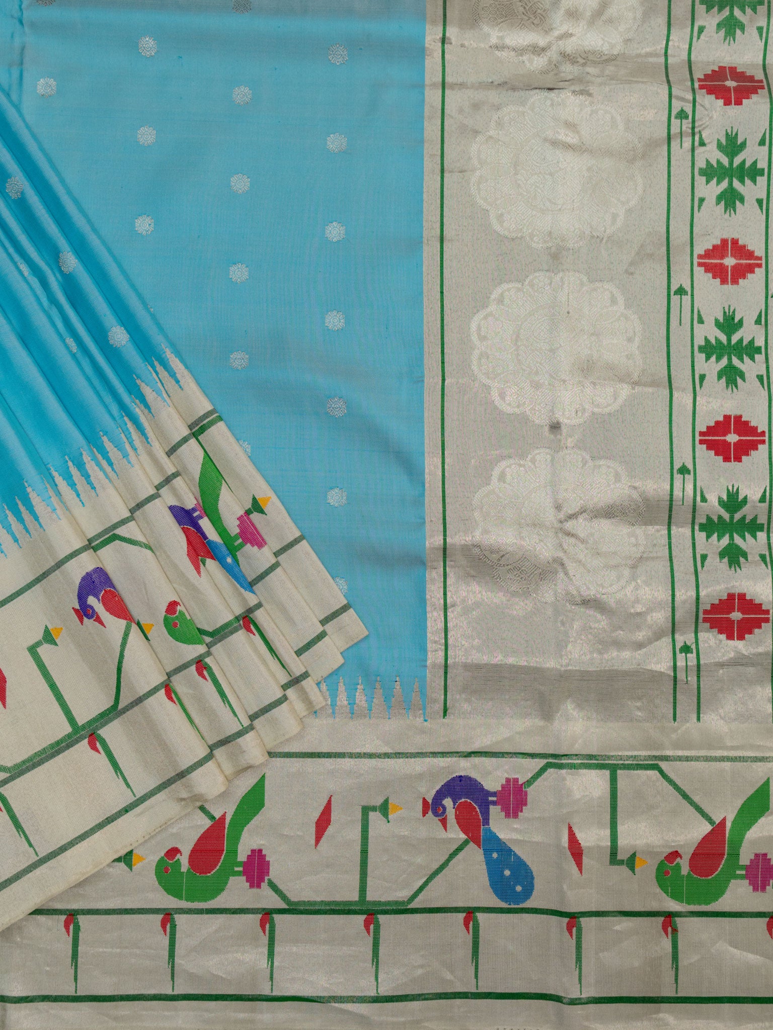 Weaves Paithani Saree With Contrast Border