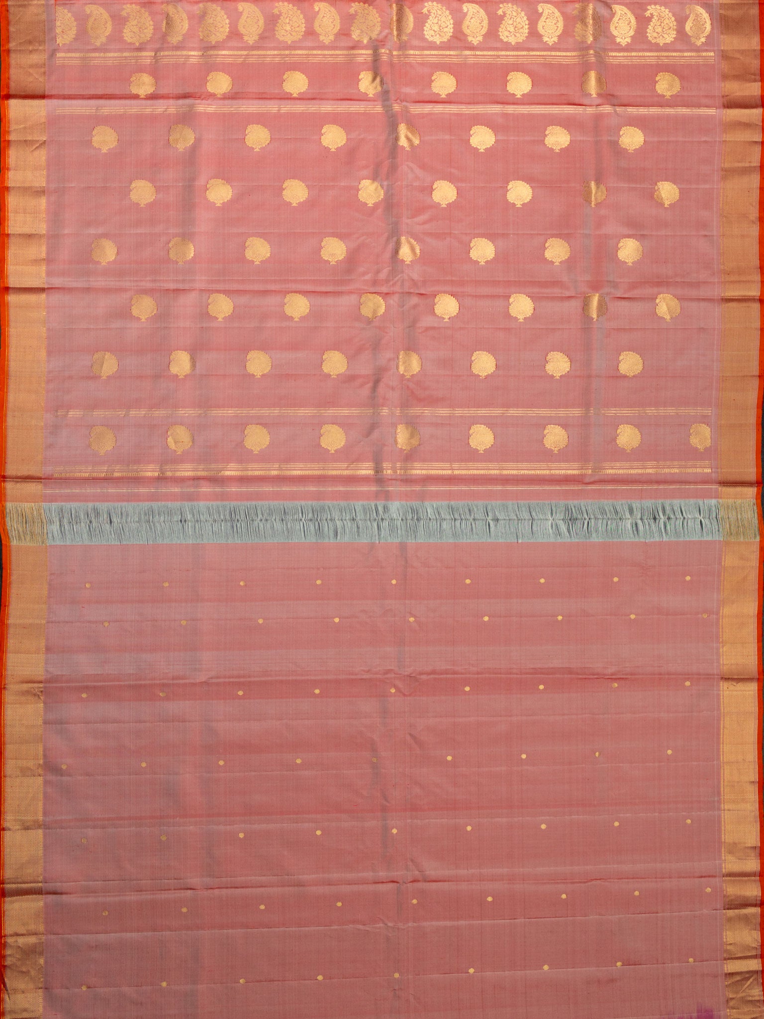 Weaves Gadwal Pattu With Contrast Border With Checks