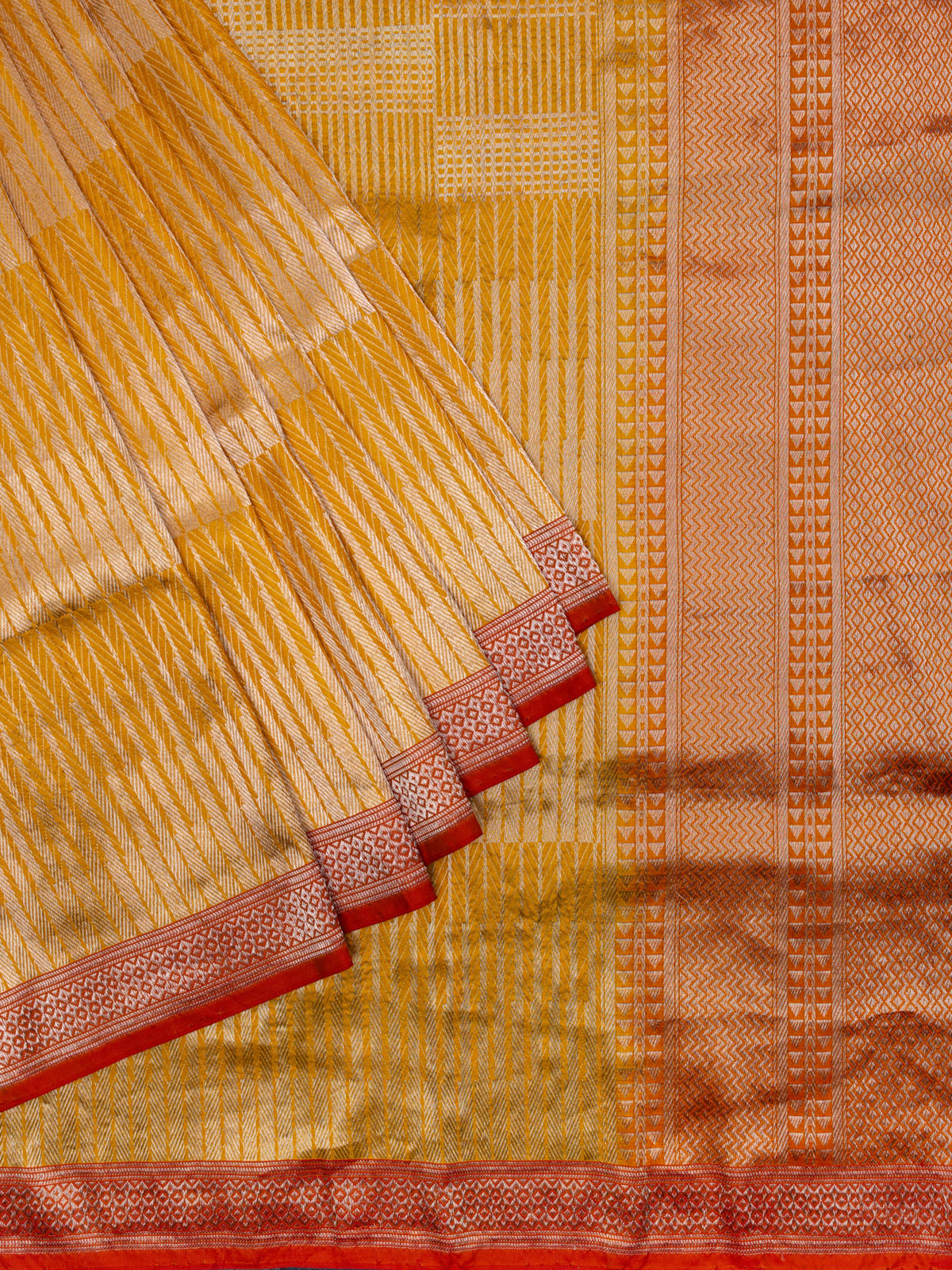 Weaves Banarasi Butta