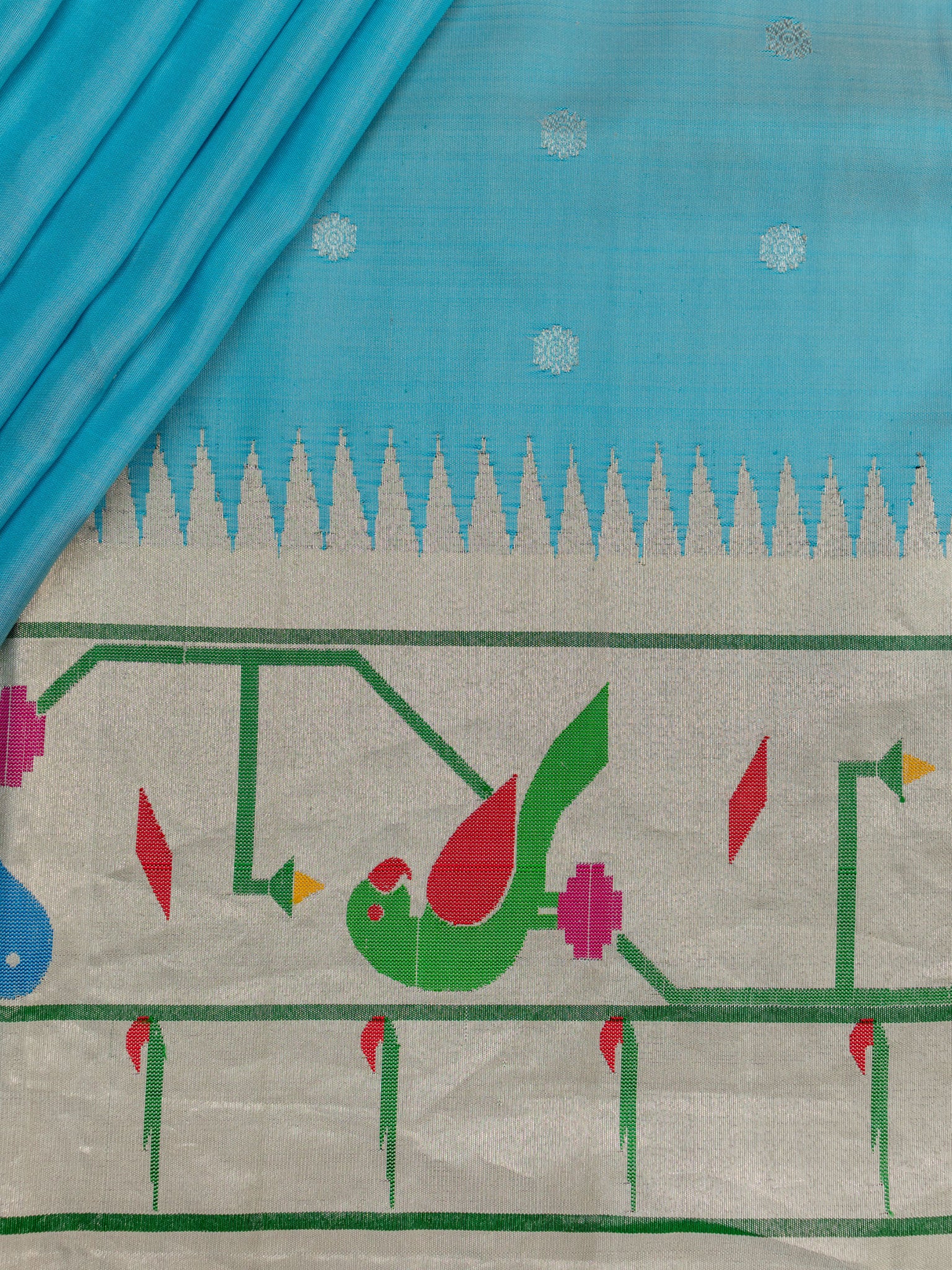 Weaves Paithani Saree With Contrast Border