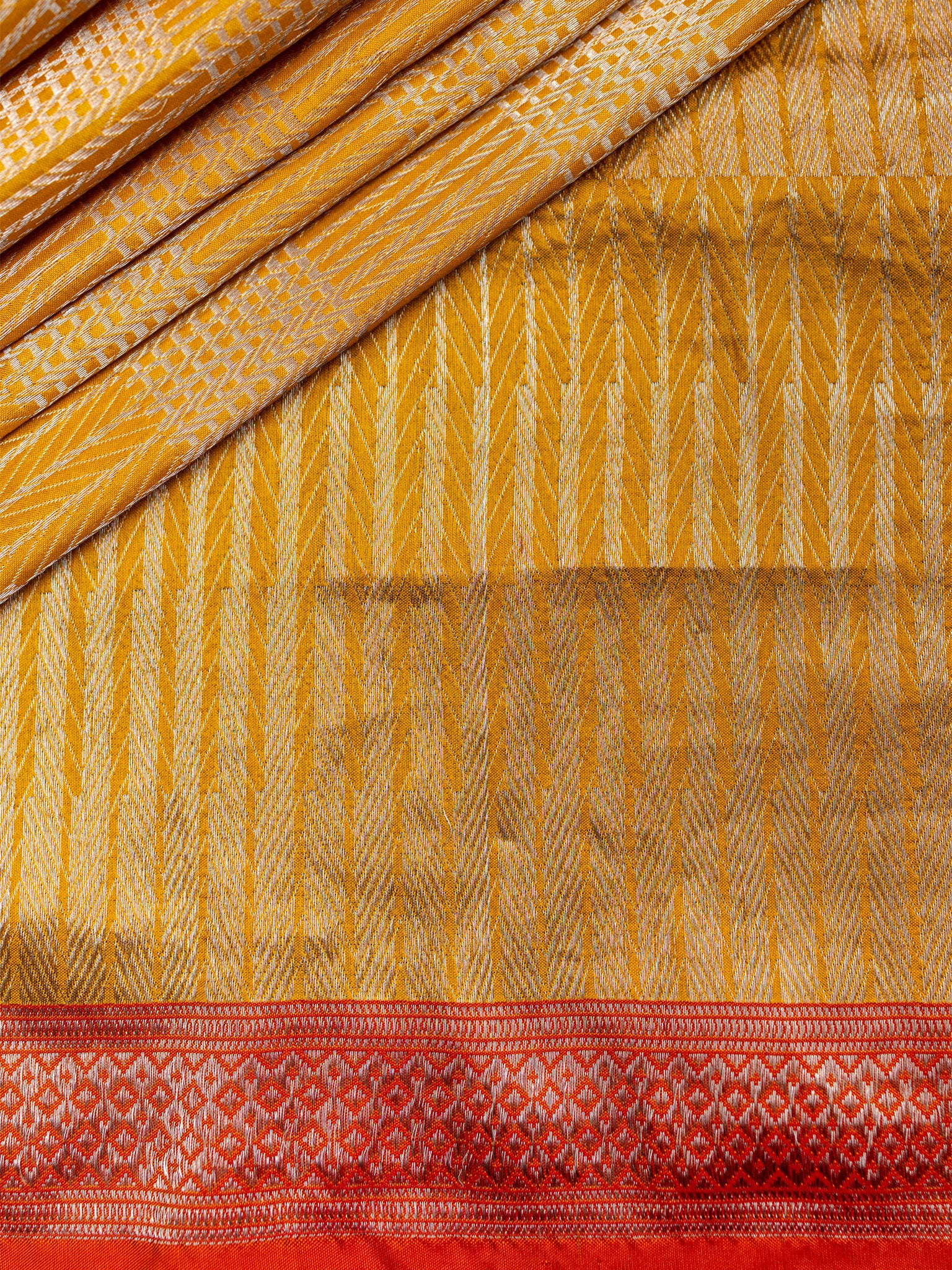 Weaves Banarasi Butta