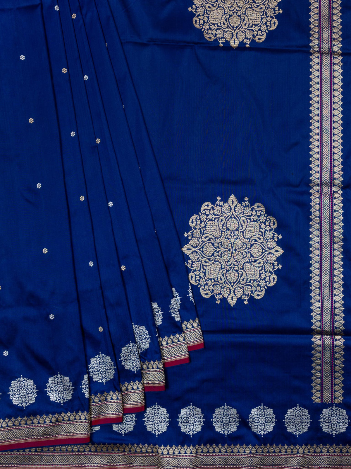 Weaves Banarasi Banarasi Butta With Edgeing Navy Blue + Red