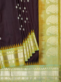 Weaves Gadwal Pattu With Contrast Border With Temple Border