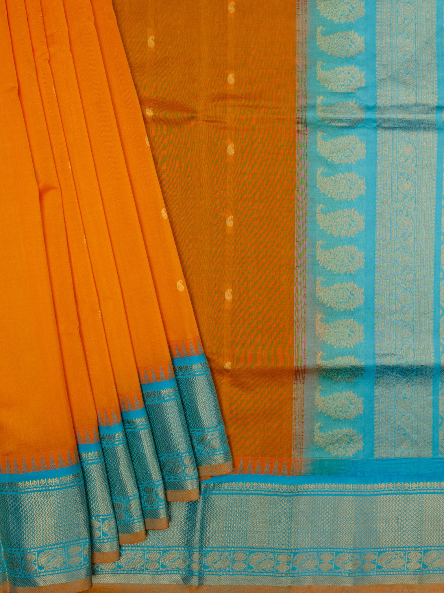 Weaves Gadwal Sikho With Contrast Border