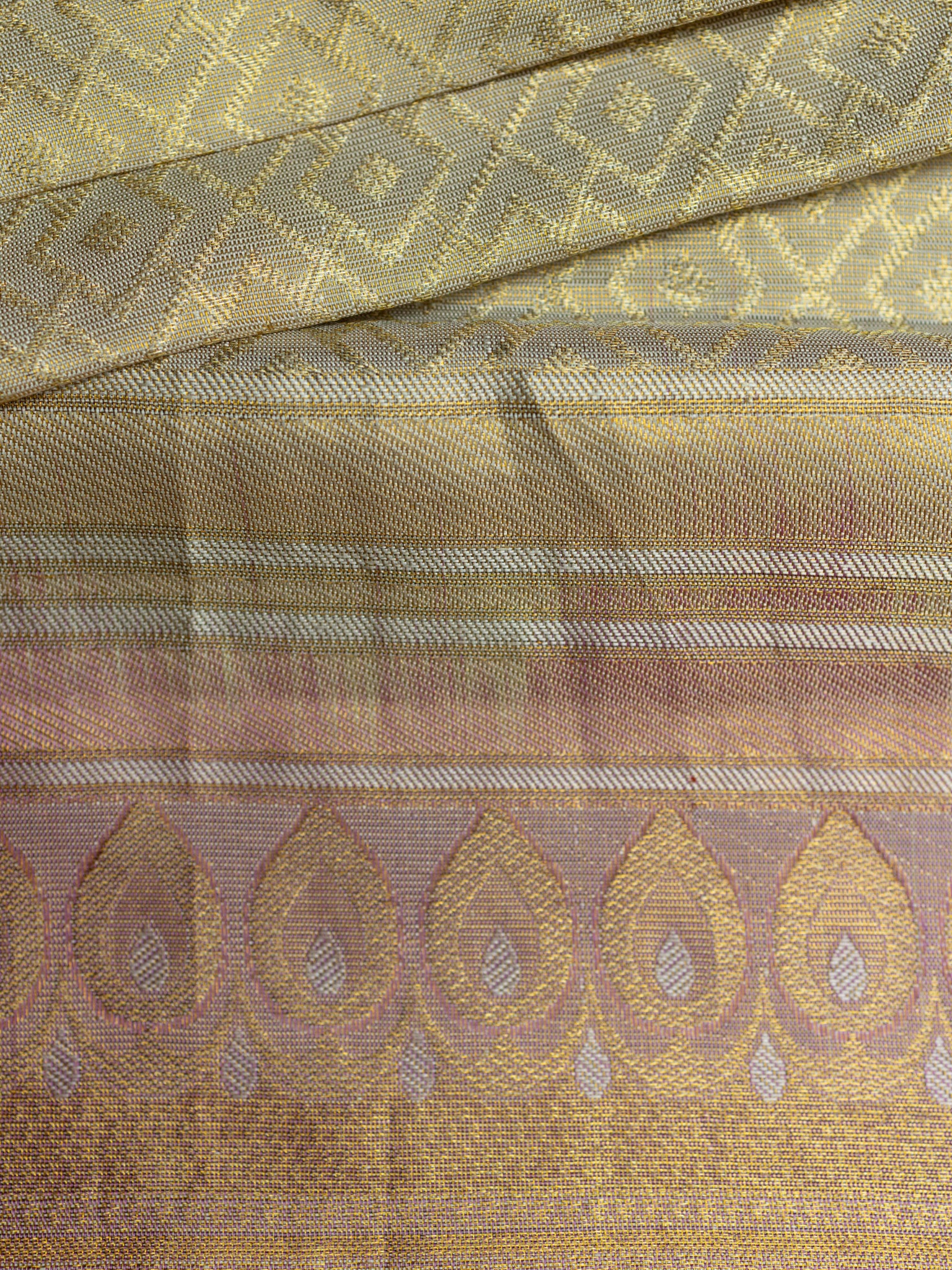 Kanjeevaram Kanchi Pattu All Over Butta Zari With Contrast Border (Talambralu) Cream + Pink