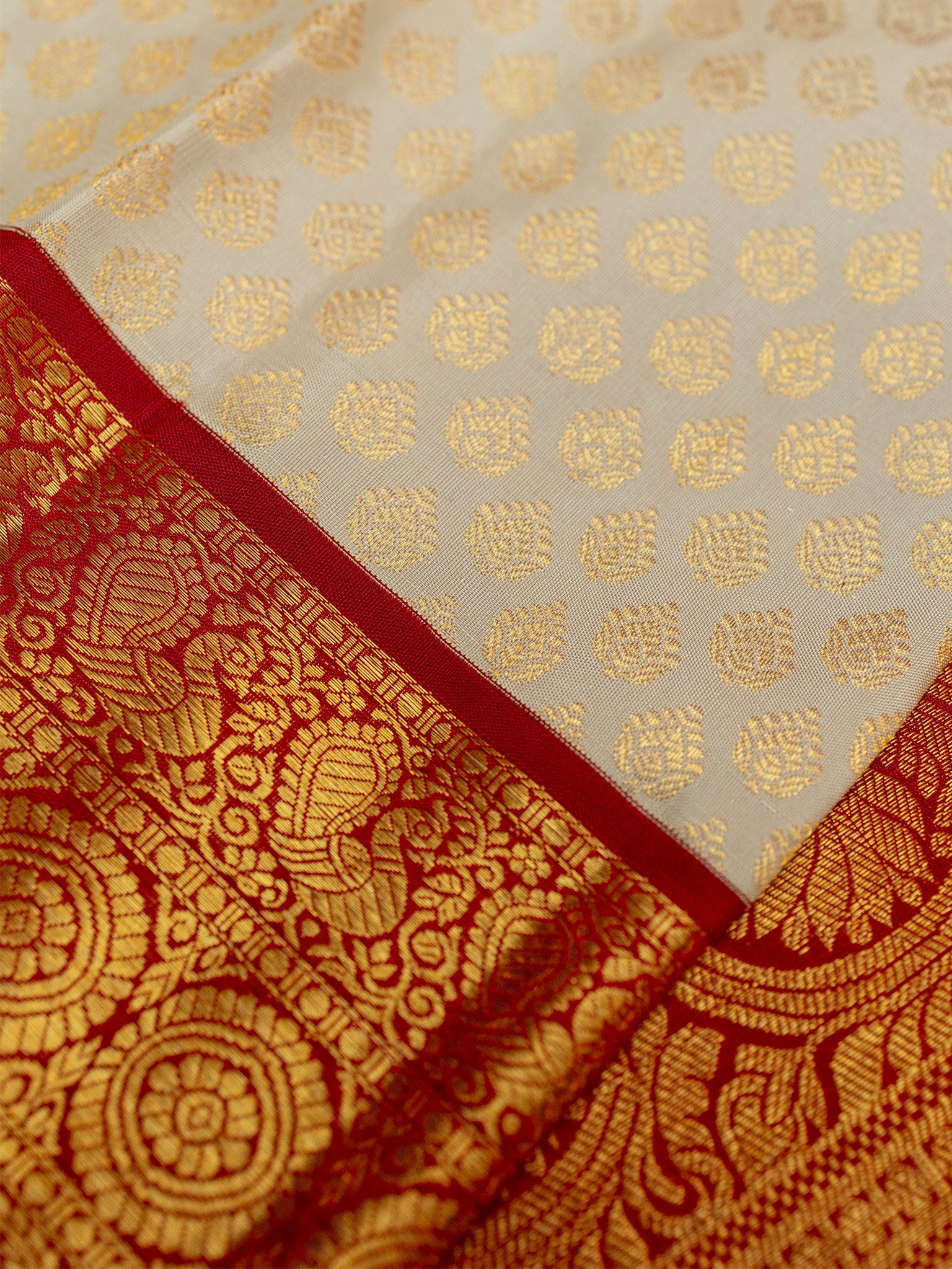Kanjeevaram Kanchi Pattu All Over Butta Gold Zari With Contrast Border (Talambralu) White + Red