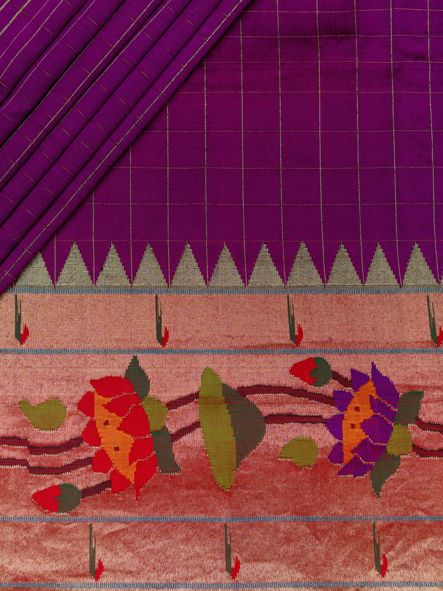 Weaves Paithani Saree With Contrast Border