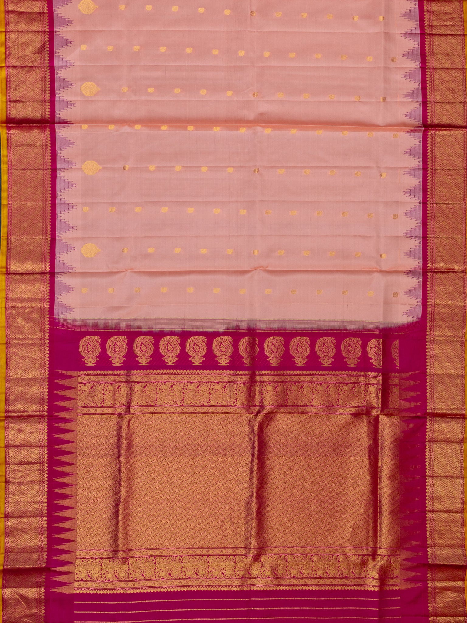 Weaves Gadwal Pattu With Contrast Border With Butta