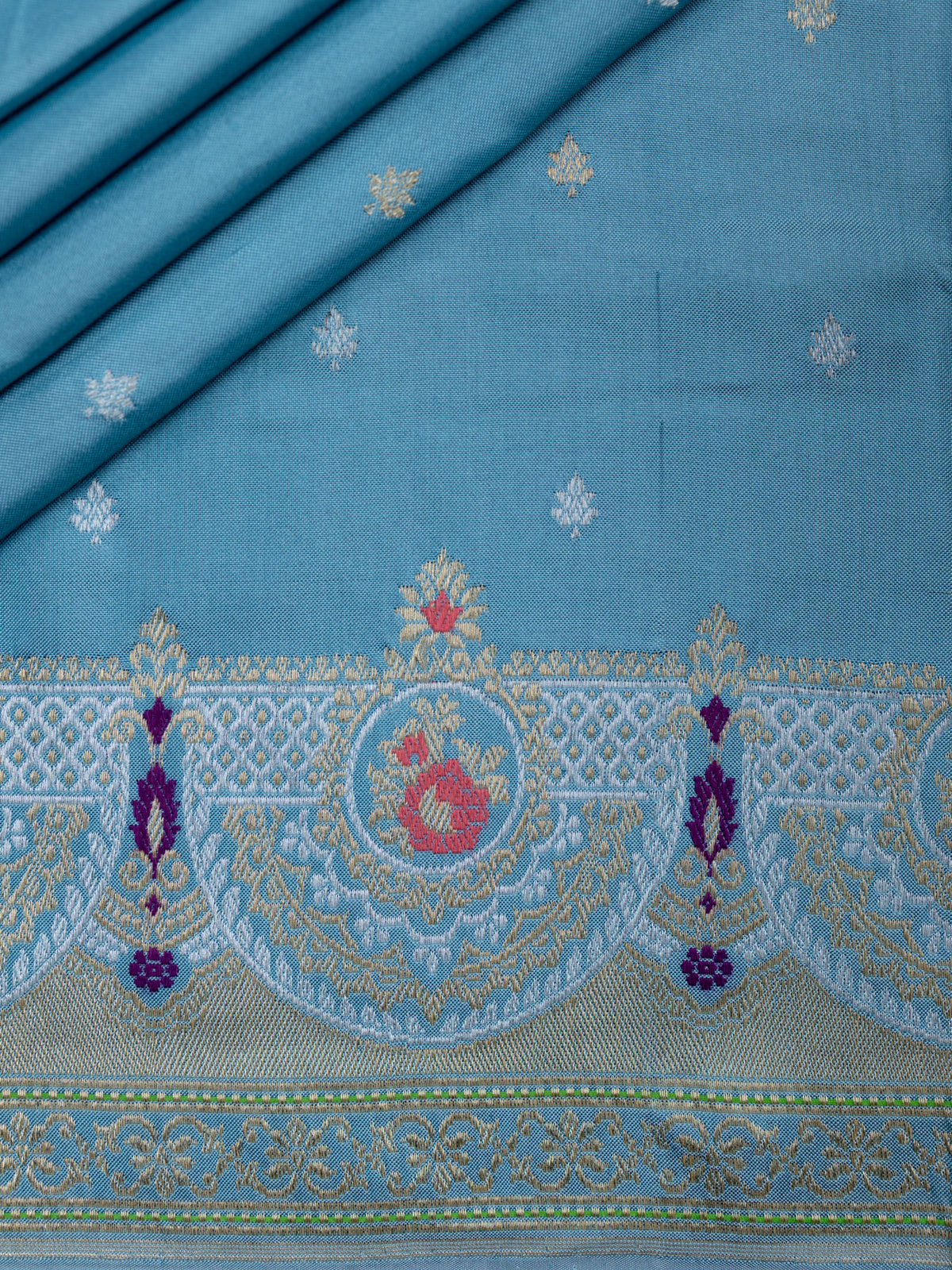 Weaves Banarasi Butta