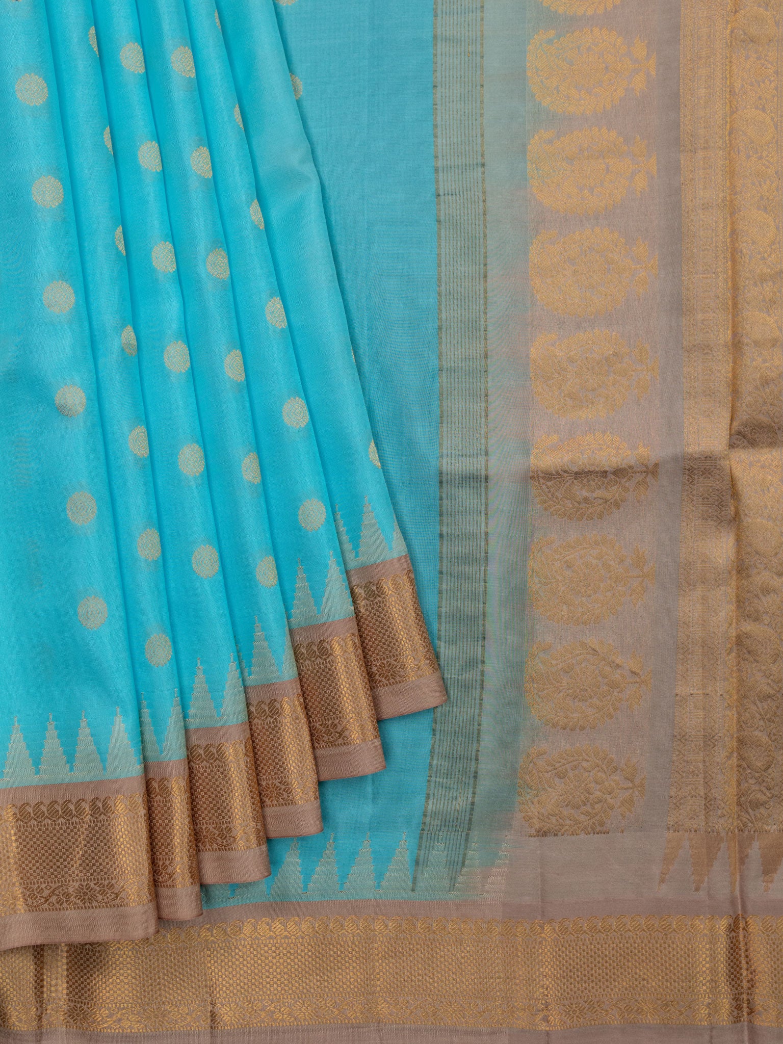Weaves Gadwal Pattu With Contrast Border With Temple Border