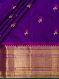 Weaves Gadwal Pattu With Contrast Border