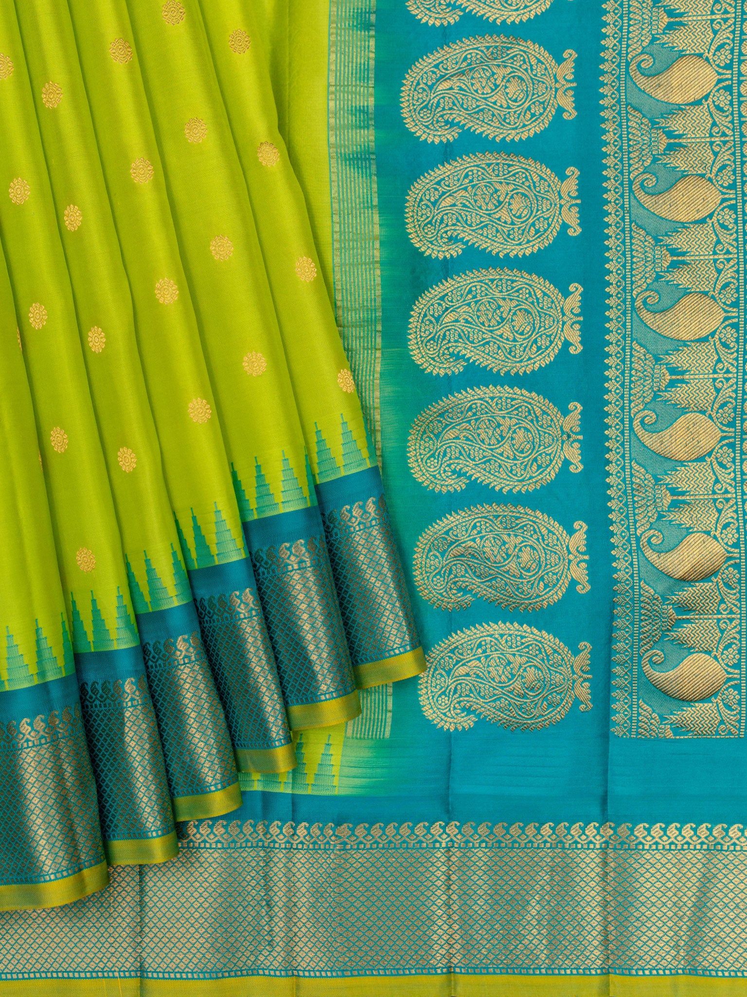 Weaves Gadwal Pattu With Contrast Border With Temple Border With Butta