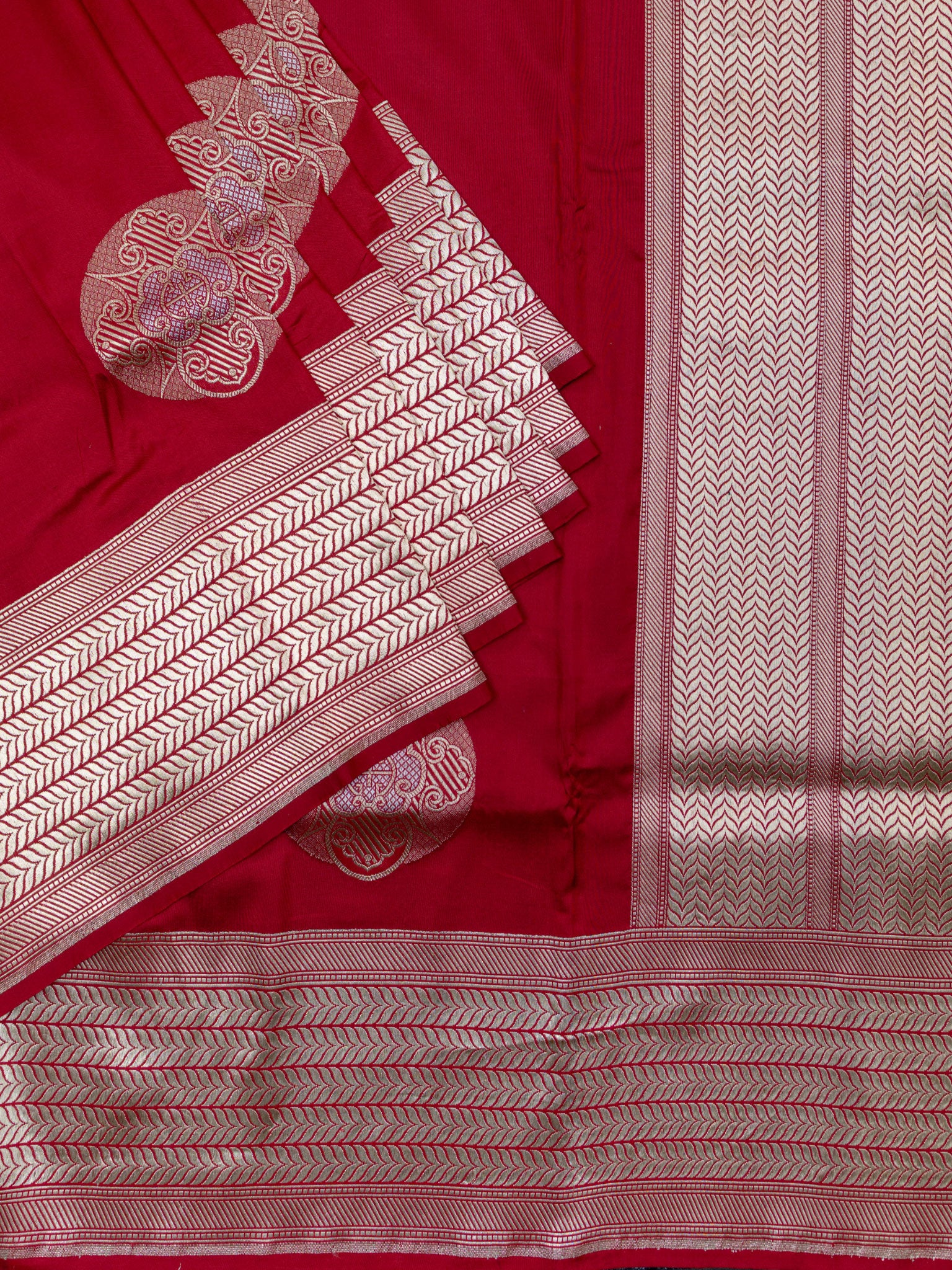 Weaves Banarasi Butta