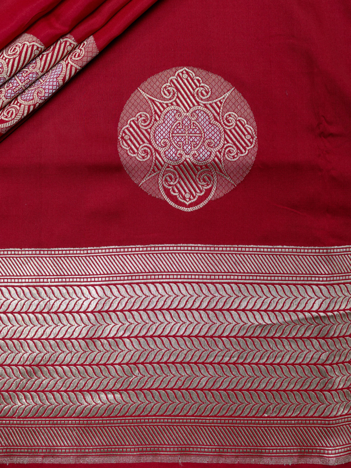 Weaves Banarasi Butta