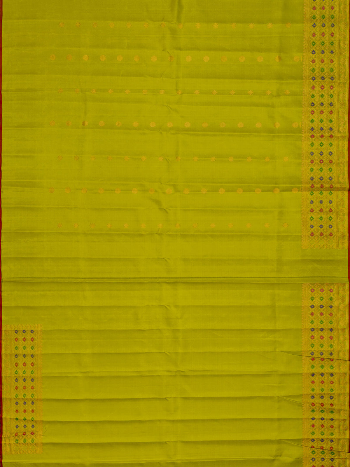 Weaves Gadwal Pattu With Contrast Border With Checks