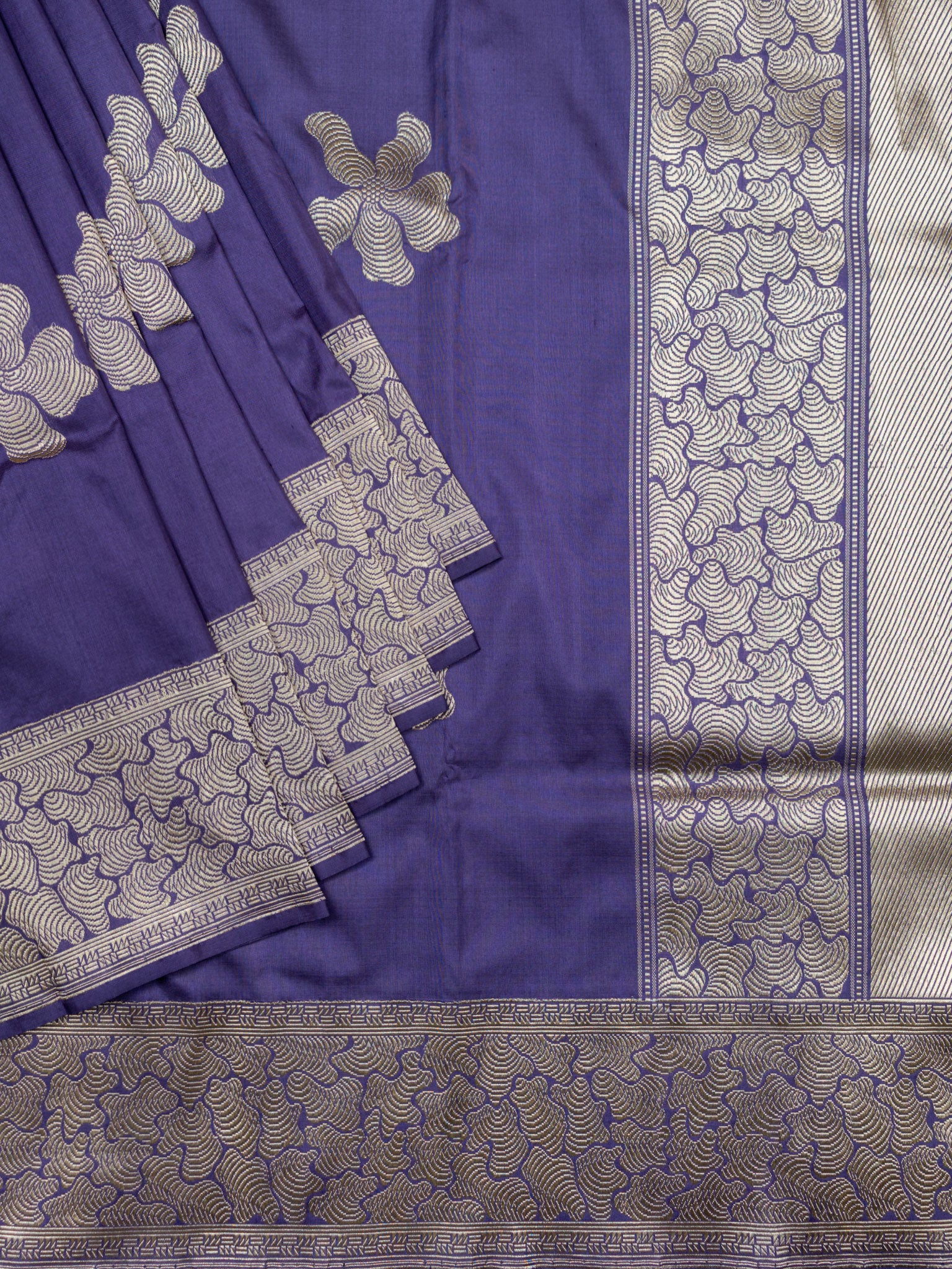 Weaves Banarasi Butta