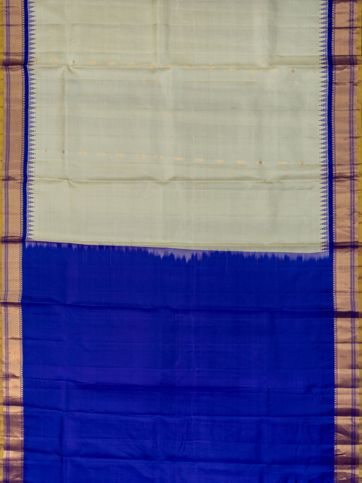Weaves Gadwal Pattu With Contrast Border With Temple Border