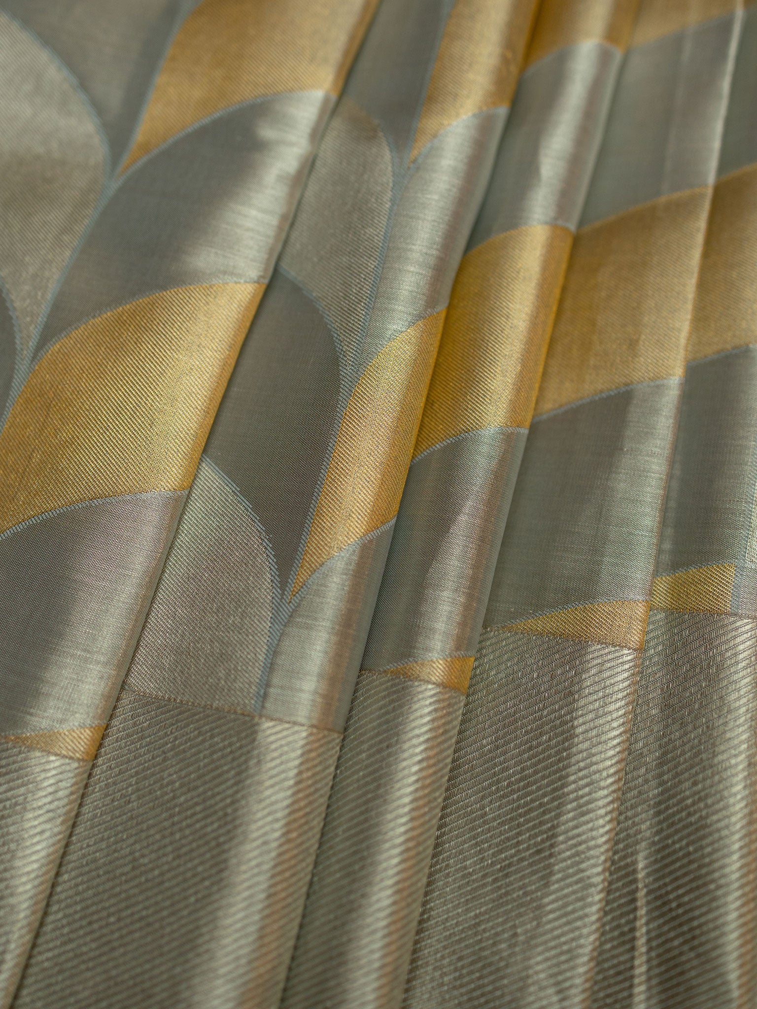 Kanjeevaram Tissue Kanchi Pattu All Over Geometric Weave Ash