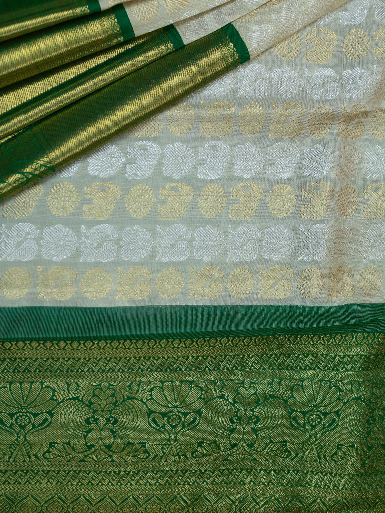 Kanjeevaram Kanchi Pattu All Over Butta Gold & Silver Zari With Contrast Border (Talambralu) White + Green