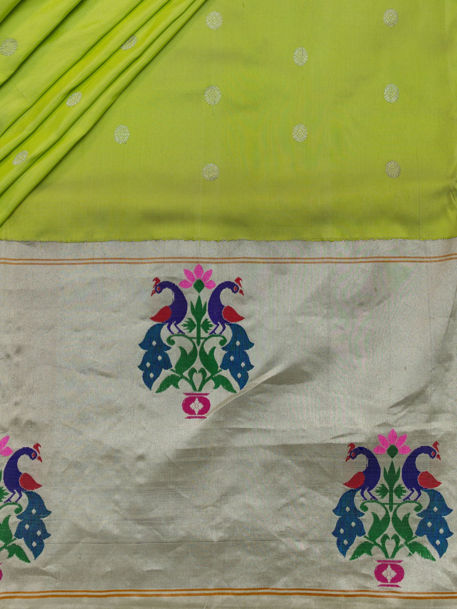 Weaves Paithani Saree With Contrast Border