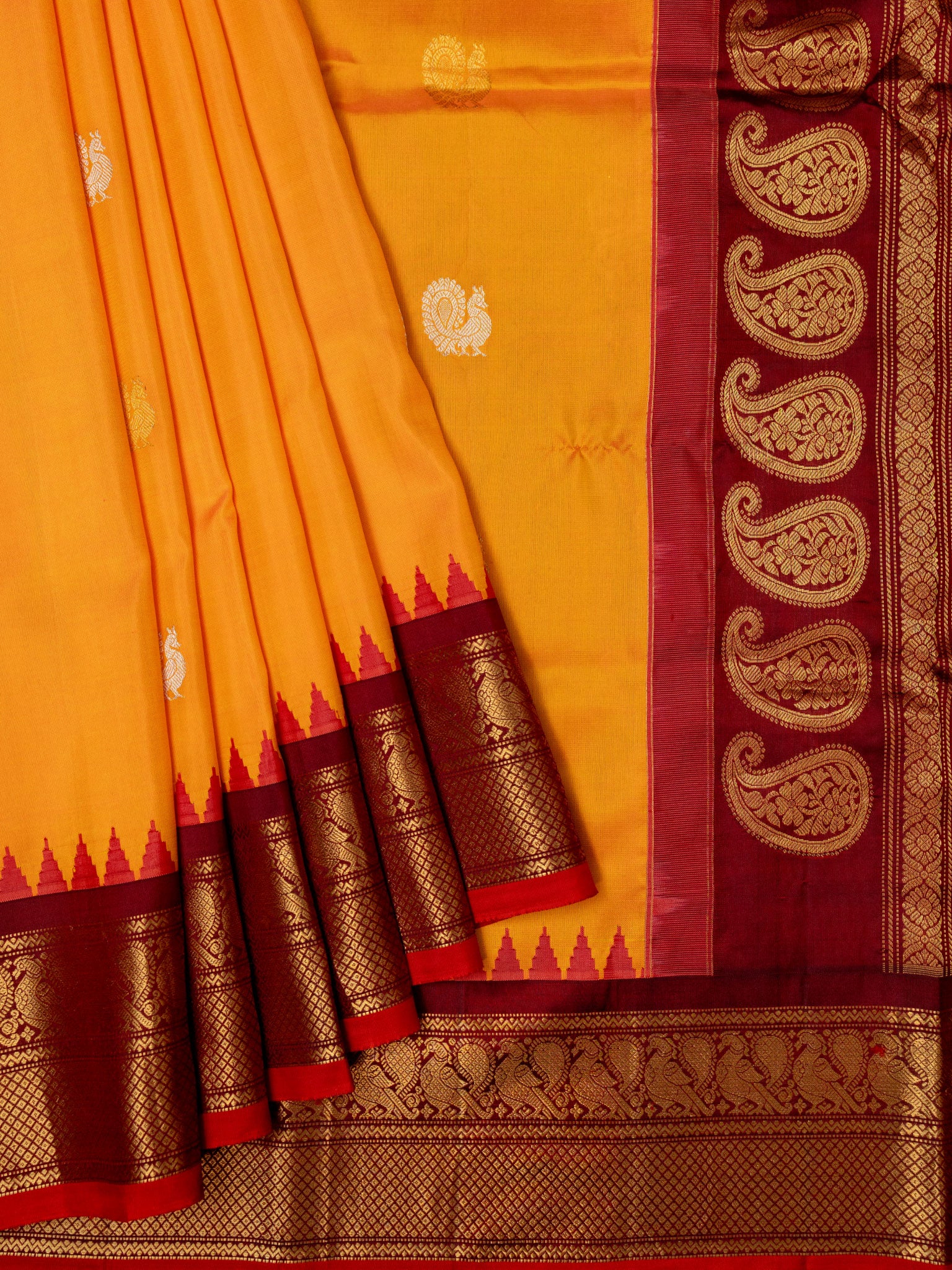 Weaves Gadwal Pattu With Contrast Border With Temple Border With Butta