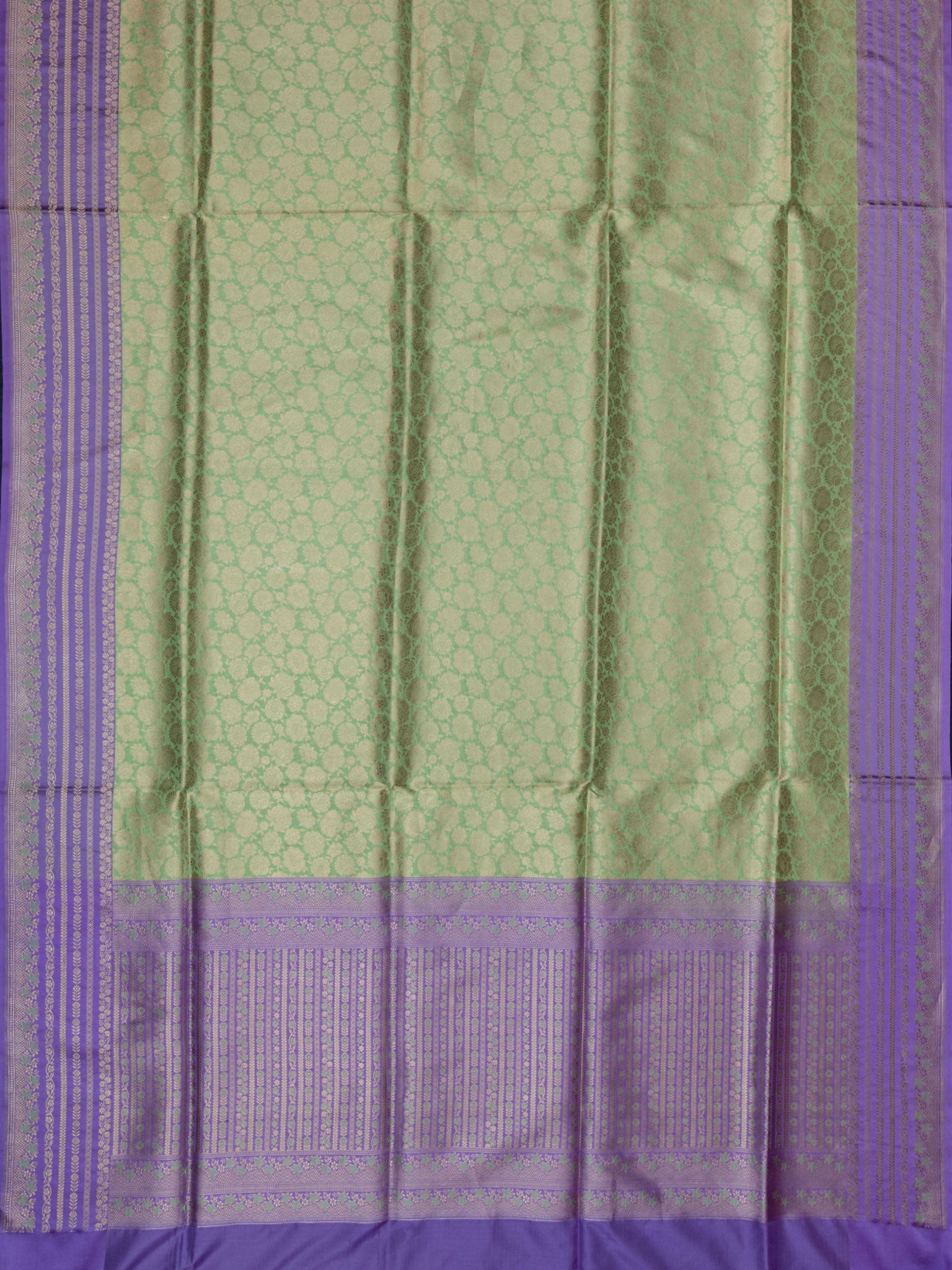 Weaves Banarasi Butta With Contrast Border