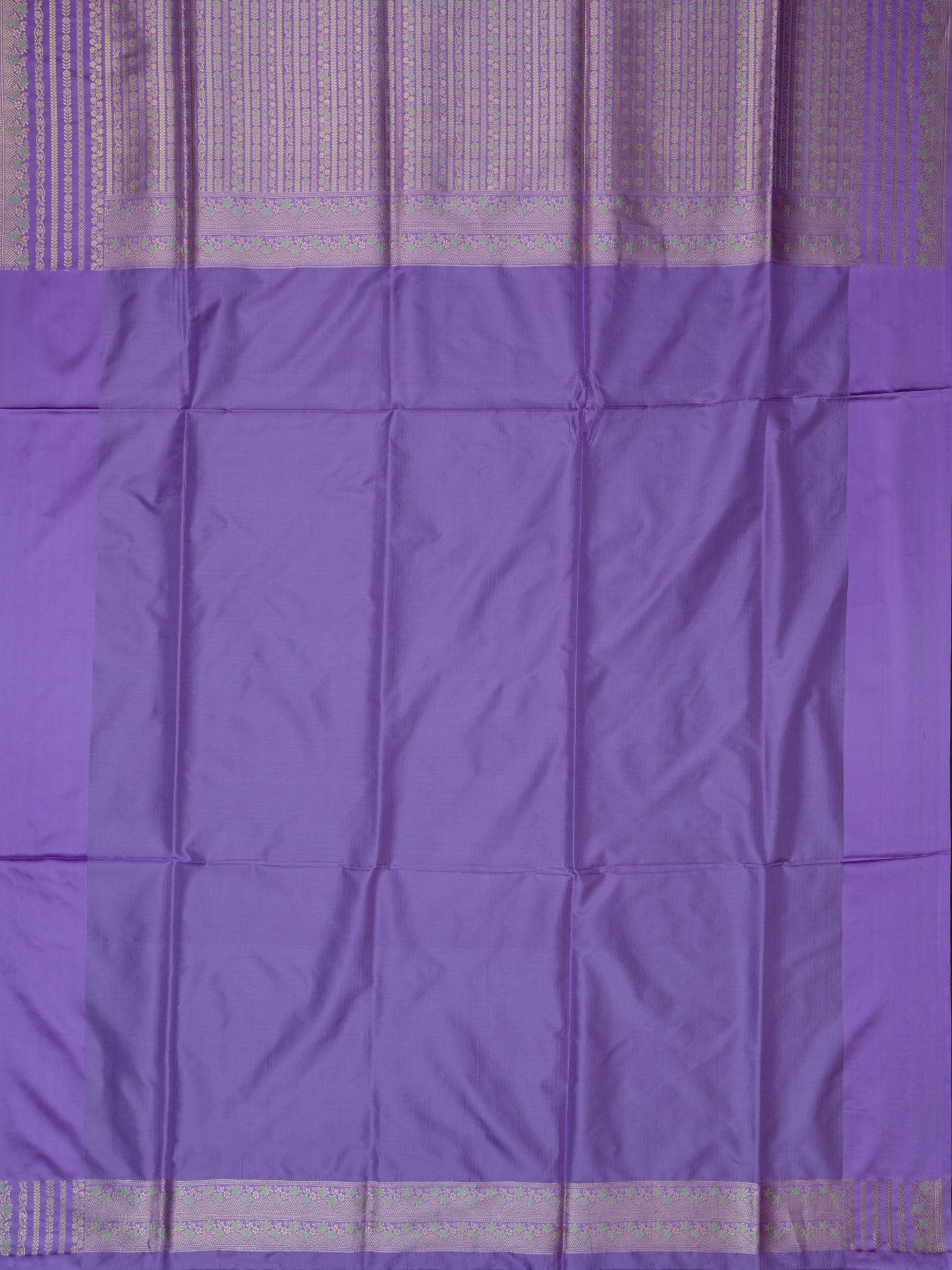 Weaves Banarasi Butta With Contrast Border