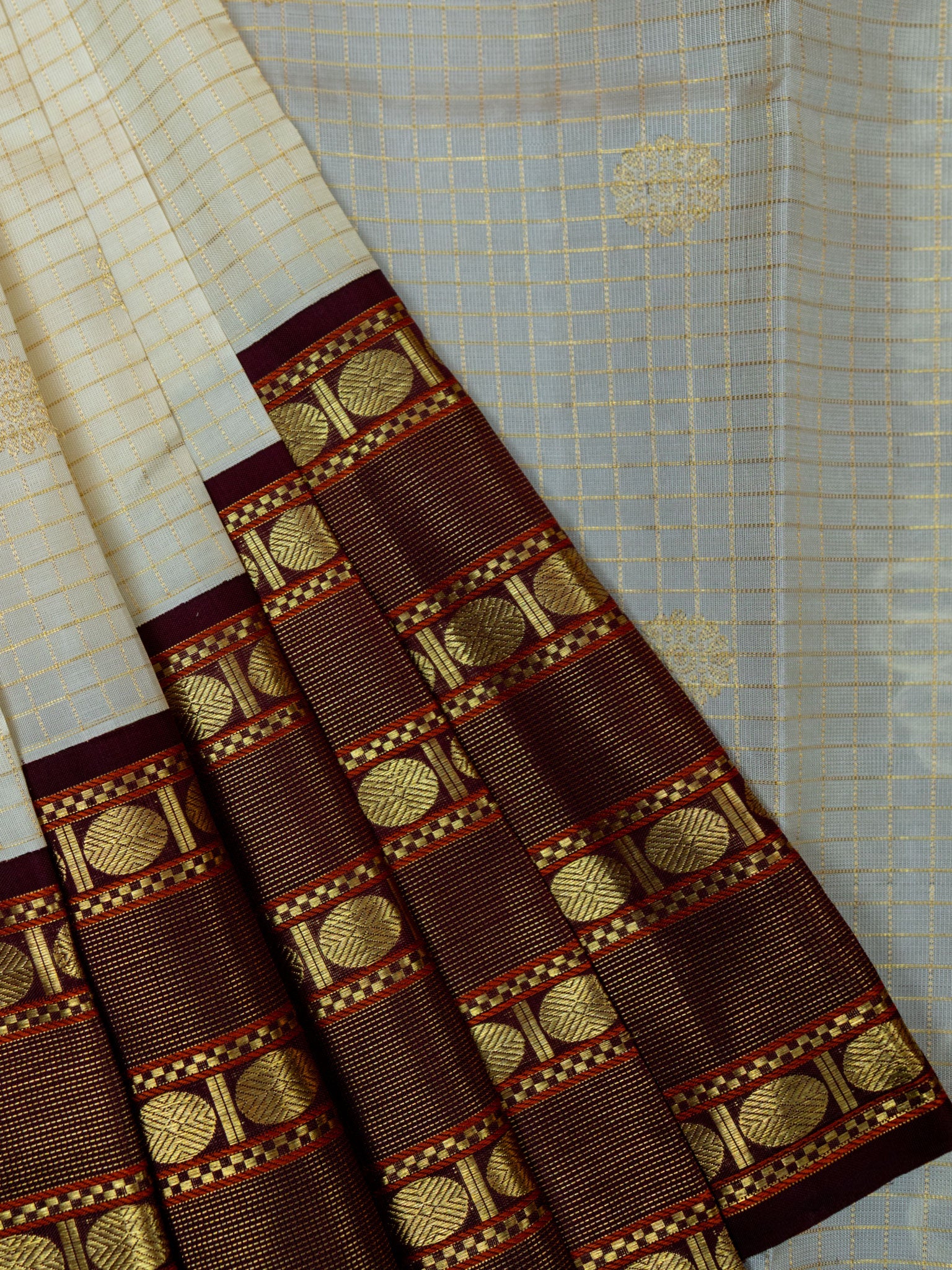 Kanjeevaram Kanchi Pattu All Over Butta Gold Zari With Contrast Border (Talambralu) White + Brown